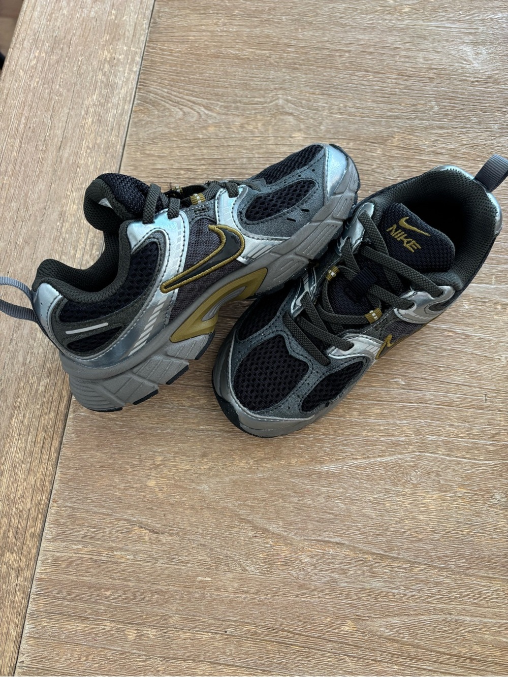 Nike V5 RNR Boys Sneaker - Picture 3 of 5